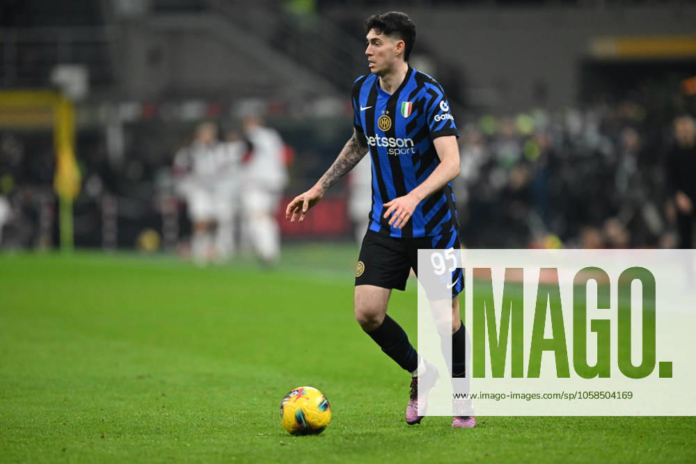 AC Milan vs Inter FC Internazionale Serie A match at Giuseppe Meazza San Siro Stadium Alessandro Bastoni of FC Inter in action during the Italian Serie A football match between AC Milan and FC Inter on February 2, 2025 at Giuseppe Meazza San Siro Siro stadium in Milan, Italy Italy