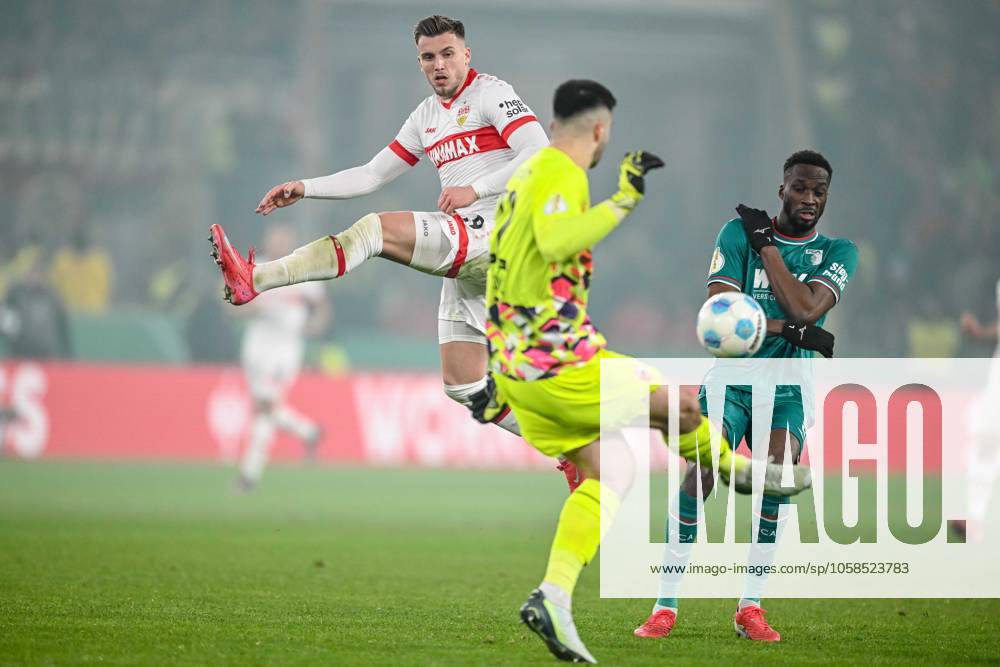 Ermedin Demirovic (VfB Stuttgart), Torwart Nediljko Labrovic (FC Augsburg) und Chrislain Matsima (FC Augsburg) im Zweikampf waehrend des DFB-Pokal - Viertelfinale Spiels zwischen dem VfB Stuttgart vs FC Augsburg in der MHP Arena am 04. February 2025 in Stuttgart, Deutschland. (Foto von Harry Langer DeFodi Images) +++ Ermedin Demirovic (VfB Stuttgart), Torwart Nediljko Labrovic (FC Augsburg) und Chrislain Matsima (FC Augsburg) battle for the ball during the DFB-Pokal - Quarterfinal match between VfB Stuttgart vs FC Augsburg at MHP Arena on February 4, 2025 in Stuttgart, Germany. (Photo by Harry Langer DeFodi Images) DFB DFL REGULATIONS PROHIBIT ANY USE OF PHOTOGRAPHS AS IMAGE SEQUENCES AND OR QUASI-VIDEO. (Photo by Harry Langer DeFodi Images) DFB DFL REGULATIONS PROHIBIT ANY USE OF PHOTOGRAPHS AS IMAGE SEQUENCES AND OR QUASI-VIDEO. Defodi-541_VFBFCA20250204_372