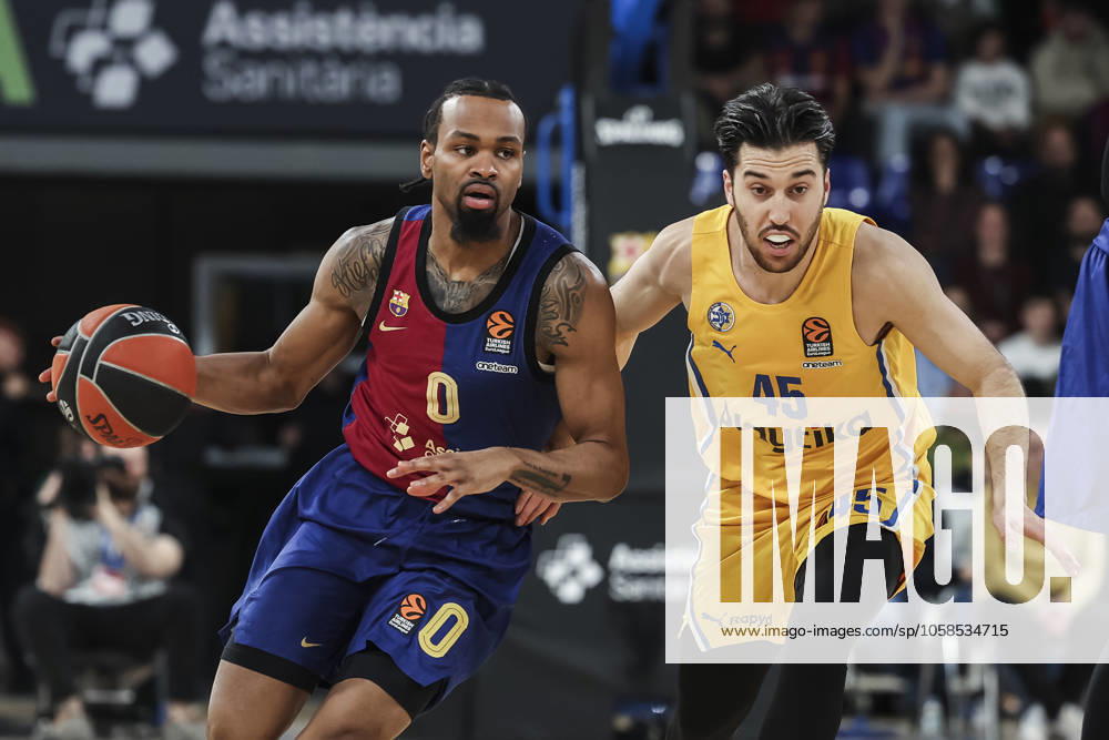 Kevin Punter of FC Barcelona, Barca and Tamir Blatt of Maccabi Playtika Tel Aviv in action during the Turkish Airlines Euroleague, match played between FC Barcelona and Maccabi Playtika Tel Aviv at Palau Blaugrana on February 05, 2025 in Barcelona, Spain. Barcelona Spain - ZUMAa181 20250205_zaa_a181_090