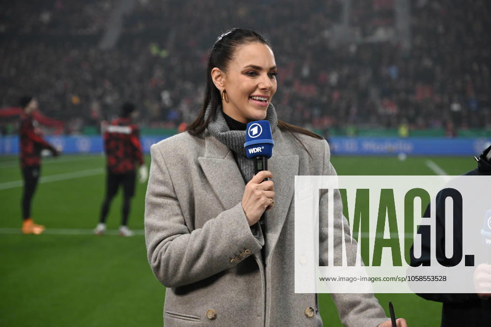 Esther Sedlaczek (ARD Sportschau Moderatorin) 05.02.2025, Fussball DFB Pokal 2024 25, Viertelfinale Bayer 04 Leverkusen - 1. FC Köln 3:2 n.V. Leverkusen BayArena Nordrhein Westfalen Deutschland