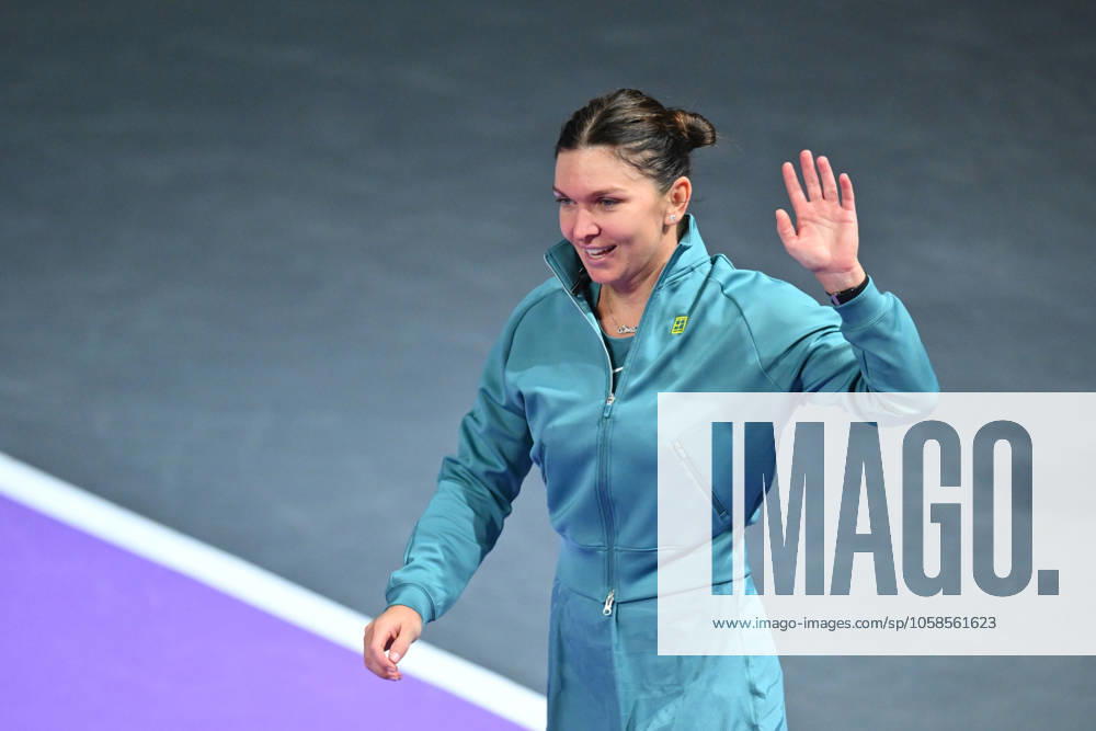 CLUJ-NAPOCA - TRANSYLVANIA OPEN - 4 FEB 2025 Simona Halep of Romania in action against Lucia Bronzetti of Italy during the WTA, Tennis Damen Tour Transylvania Open single match, in Cluj Napoca, Monday 04 February 2025. Alex Nicodim Imago Images