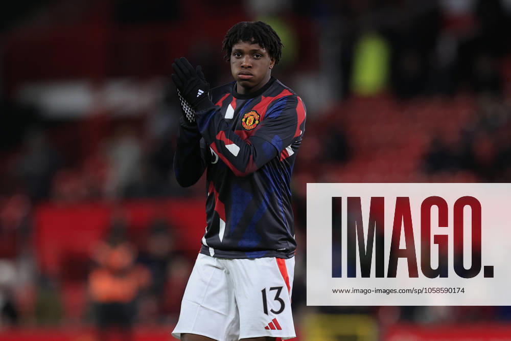 Manchester United, ManU v Leicester City FA Cup 07 02 2025. 4th Round Patrick Dorgu (13) of Manchester United during the warm-up ahead of the FA Cup match between Manchester United and Leicester City at Old Trafford, Manchester, England on 7 February 2025. Manchester Old Trafford Greater Manchester England Editorial use only DataCo restrictions apply See www.football-dataco.com ,