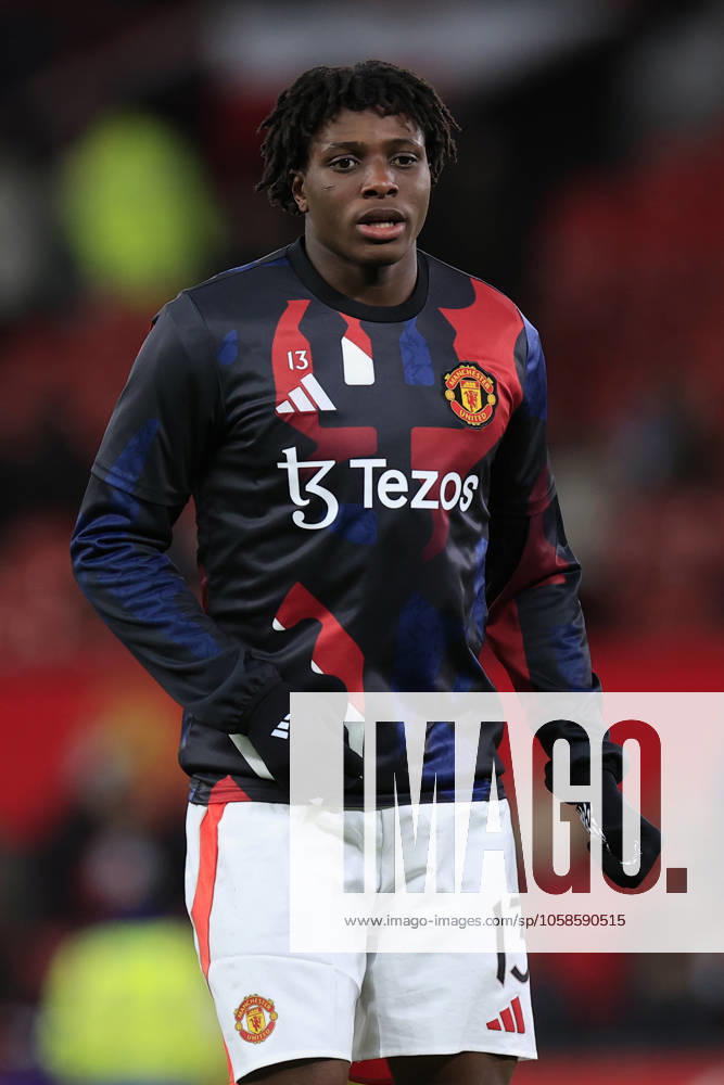 Manchester United, ManU v Leicester City FA Cup 07 02 2025. 4th Round Patrick Dorgu (13) of Manchester United during the warm-up ahead of the FA Cup match between Manchester United and Leicester City at Old Trafford, Manchester, England on 7 February 2025. Manchester Old Trafford Greater Manchester England Editorial use only DataCo restrictions apply See www.football-dataco.com ,