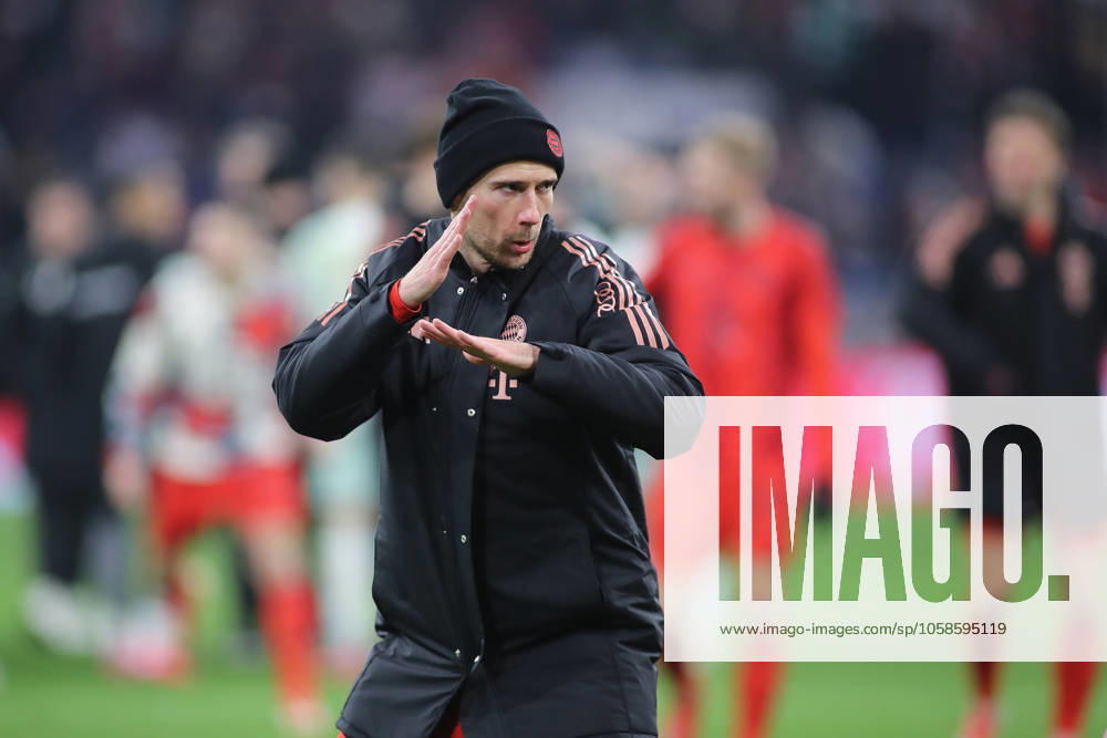 KW06 München, Deutschland, 07. Februar 2025: Fussball, Herren, Bundesliga, Saison 2024 2025, FC Bayern München - SV Werder Bremen, Allianz Arena Kung Fu Künste bei Leon Goretzka (FC Bayern München) nach dem Spiel DFB, DFL regulations prohibit any use of photographs as image sequences and or quasi-video