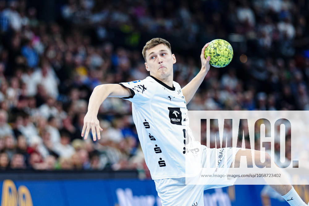 7 Meter Wurf Tor Bence Imre (THW Kiel, 91) GER, THW Kiel vs. SC Magdeburg, Handball, Bundesliga, Spieltag, 18, Saison 2024 2025, 08.02.2025 GER, THW Kiel vs. SC Magdeburg, Handball, Bundesliga, Spieltag, 18, Saison 2024 2025, 08.02.2025 Kiel