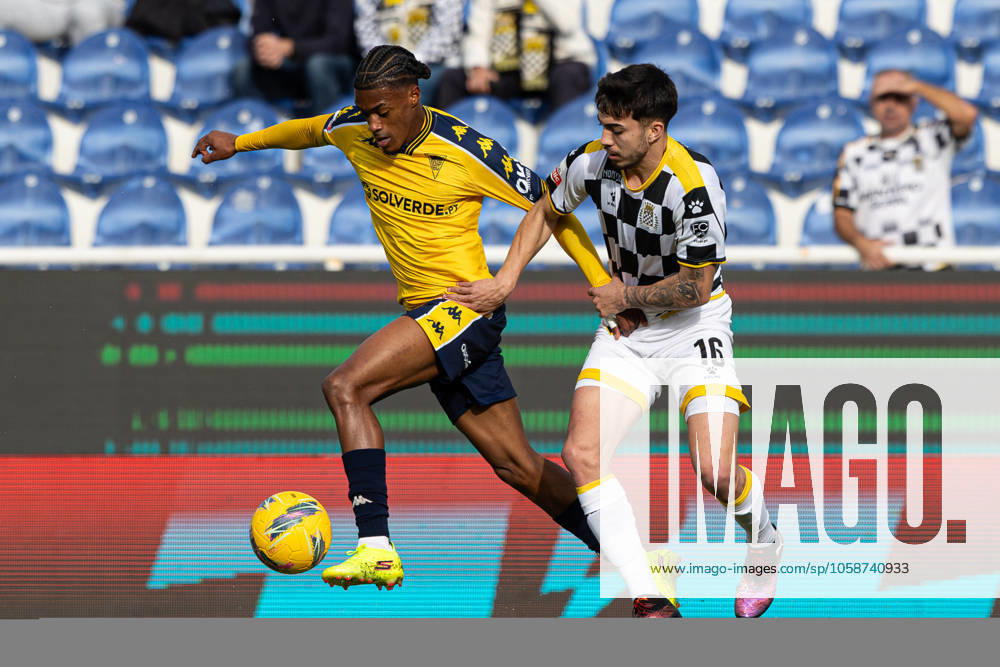 Wagner Pina of Estoril Praia Futebol SAD and Joel Silva of Boavista FC in action during the Liga Portugal Betclic match between Estoril Praia Futebol SAD and Boavista FC at Estadio Antonio Coimbra da Mota. Final score: Estoril Praia Futebol SAD 2 - 1 Boavista FC Cascais Portugal - ZUMAs197 20230130_aaa_s197_046