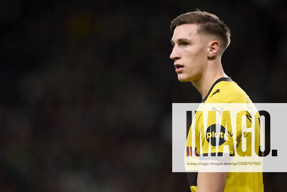 Sporting Clube de Portugal v Borussia Dortmund - UEFA Champions League 2024 25 League Knockout Play-off First Leg Nico Schlotterbeck of Borussia Dortmund looks on during the UEFA Champions League Knockout phase play-offs 1st leg match between Sporting CP and Borussia Dortmund at Jose Alvalade Stadium in Lisbon, Portugal, on February 11, 2025. Lisbon, Portugal Lisbon Portugal