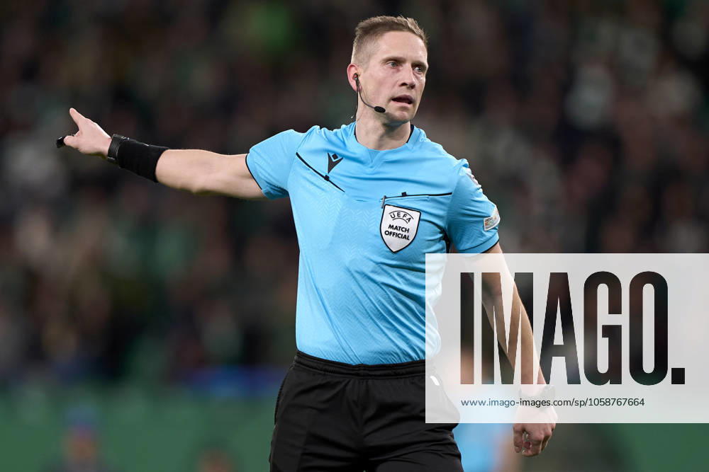 Sporting Clube de Portugal v Borussia Dortmund - UEFA Champions League 2024 25 League Knockout Play-off First Leg Referee Espen Eskas reacts during the UEFA Champions League Knockout phase play-offs 1st leg match between Sporting CP and Borussia Dortmund at Jose Alvalade Stadium in Lisbon, Portugal, on February 11, 2025. Lisbon, Portugal Lisbon Portugal