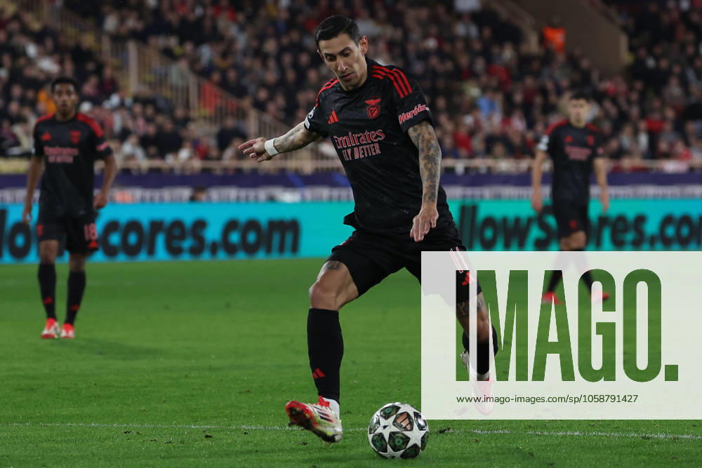 Monaco on February 12, 2025 Uefa Champions League Knockout phase play-offs, 1st leg AS Monaco - SL Benfica, Angel di Maria (S.L.Benfica) am Ball, Freisteller, Einzelbild, Ganzkörper, Aktion, Action, Spielszene