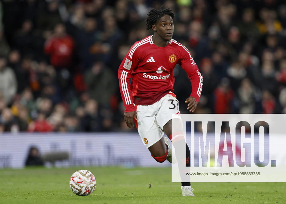 Manchester United, ManU v Leicester City - Emirates FA Cup Fourth Round Kobbie Mainoo of Manchester United on the ball during the Emirates FA Cup Fourth Round match between Manchester United and Leicester City at Old Trafford on February 7, 2025 in Manchester, England. Manchester Old Trafford England United Kingdom