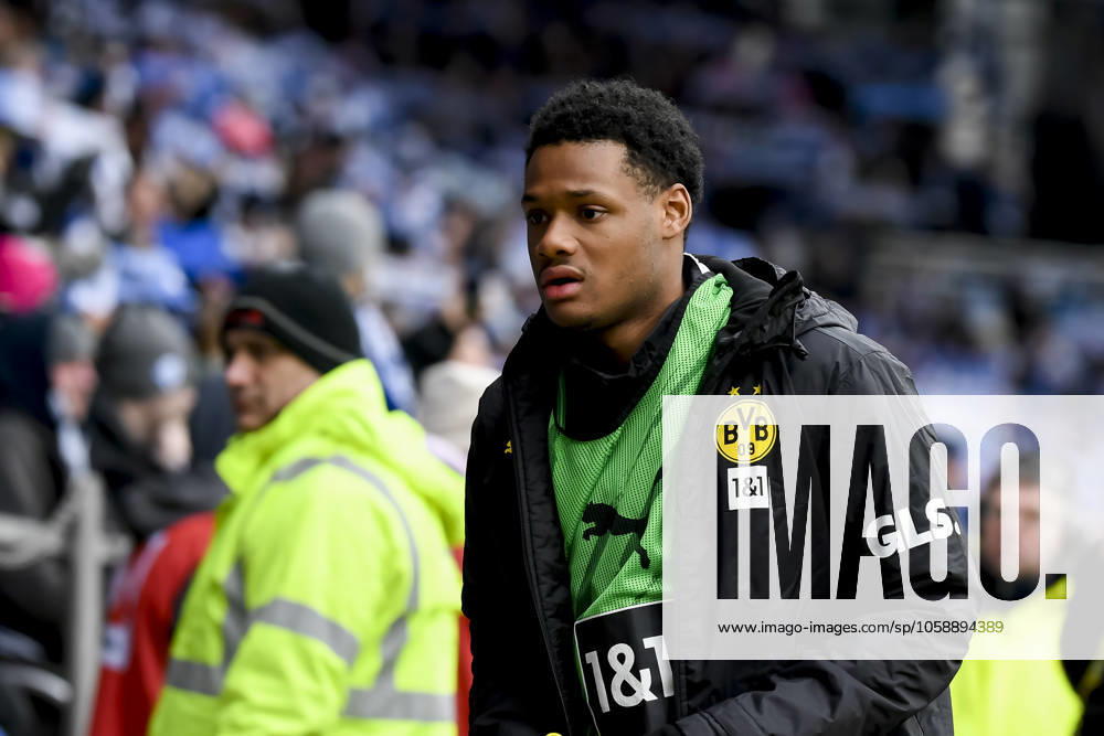 Almugera Kabar (Borussia Dortmund) schaut waehrend des Spiels der 1. Bundesliga zwischen VfL Bochum 1848 und Borussia Dortmund, Vonovia Ruhrstadion am 15. February 2025 in Bochum, Deutschland. (Foto von Max Maiwald DeFodi Images) +++ Almugera Kabar (Borussia Dortmund) looks on during the Bundesliga match between VfL Bochum 1848 and Borussia Dortmund at Vonovia Ruhrstadion on February 15, 2025 in Bochum, Germany. (Photo by Max Maiwald DeFodi Images) DFL regulations prohibit any use of photographs as image sequences and or quasi-video. (Photo by Max Maiwald DeFodi Images) Defodi-067_BOCBVB20250215_126