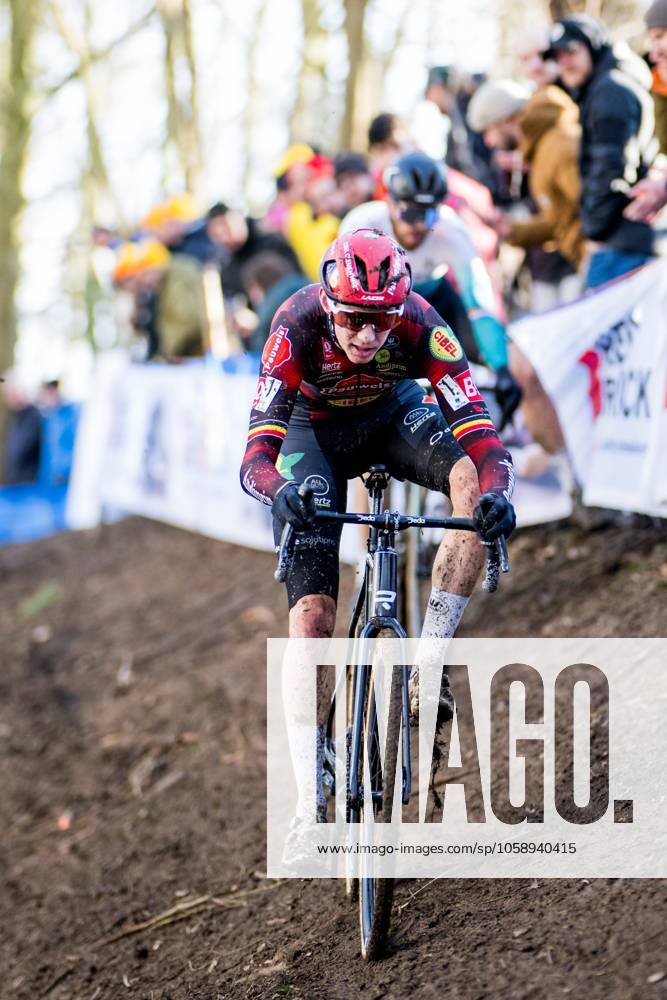 Belgian Michael Vanthourenhout pictured in action during the men elite race of the Brussels Universities cyclocross cycling event, stage 8 8 in the X20 Badkamers Trofee competition, Sunday 16 February 2025 in Brussels, Belgium. JASPERxJACOBS x112600807x