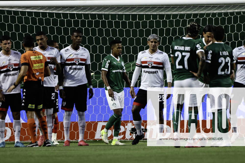 Match between Palmeiras and Sao Paulo for the Sao Paulo championship Sao paulo (sp), 02 16 2025 - paulistao palmeiras vs sao paulo - match between palmeiras against sao paulo, valid for the 10th round of the 2025 paulista football championship, on the night of this sunday, february 16, 2025, at allianz parque, in sao paulo-sp (Foto: Leco Viana Thenews2 imago images) SPO