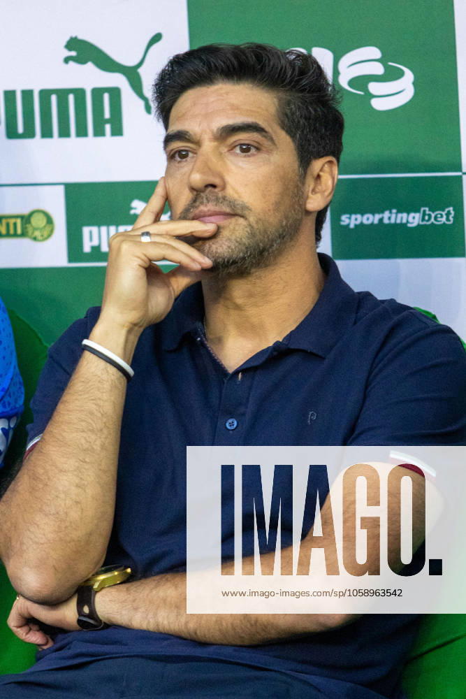 Match between Palmeiras and Sao Paulo for the Sao Paulo championship Sao paulo (sp), 02 16 2025 - paulistao palmeiras vs sao paulo - palmeiras coach abel ferreira, during the match between palmeiras and sao paulo, valid for the 10th round of the 2025 paulista football championship, on the night of this sunday, february 16, 2025, at allianz parque, in sao paulo- sp (Foto: Joca Duarte Thenews2 imago images) SPO
