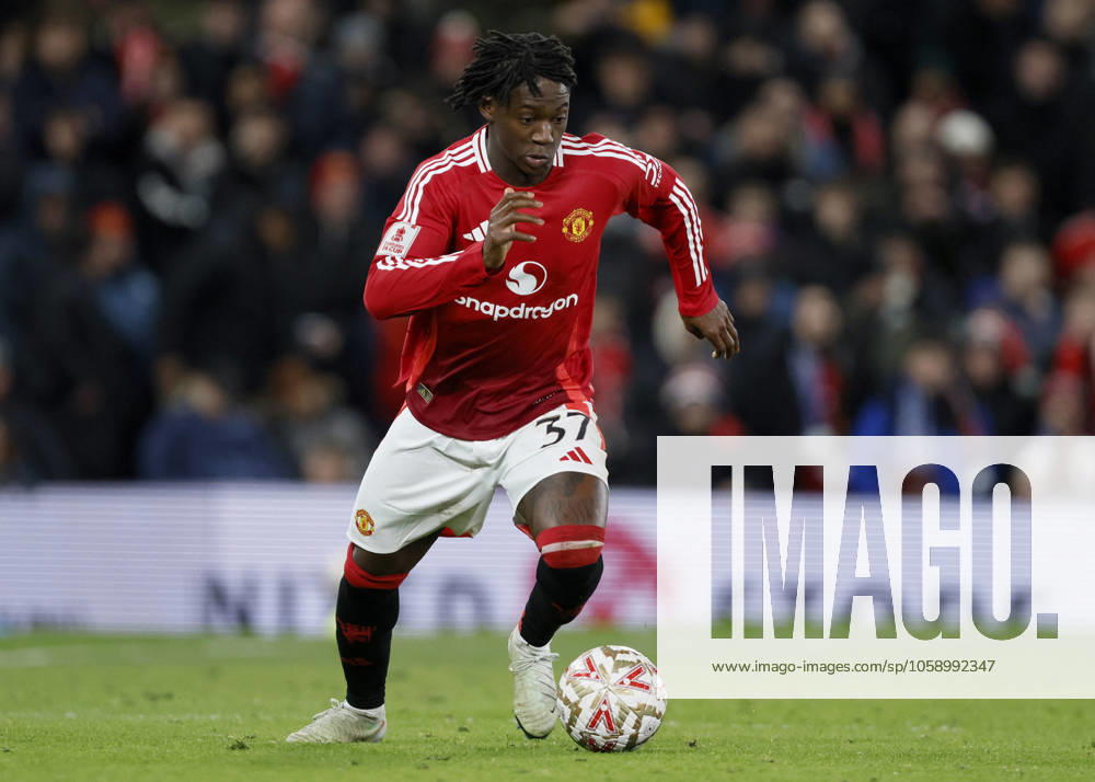 Manchester United, ManU v Leicester City - Emirates FA Cup Fourth Round Kobbie Mainoo of Manchester United on the ball during the Emirates FA Cup Fourth Round match between Manchester United and Leicester City at Old Trafford on February 7, 2025 in Manchester, England. Manchester Old Trafford England United Kingdom