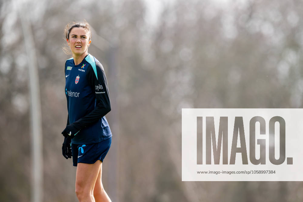 Ingrid Syrstad Engen of the Norwegian women s national football team during a training session on February 18, 2025 in Toulouse. Photo: Vegard Grott BILDBYRAN kod VG VG0714 bbeng fotboll football soccer fotball norge norway women dam nations league träning practice training trening