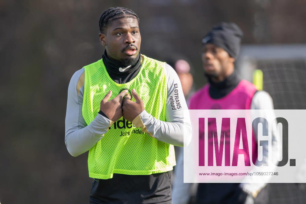 Training Eintracht Frankfurt Eric-Junior Dina Ebimbe (Eintracht Frankfurt, 26). Training von Eintracht Frankfurt am 19. Februar 2025 im Deutsche Bank Park in Frankfurt., Frankfurt am Main Hessen Deutschland Deutsche Bank Park