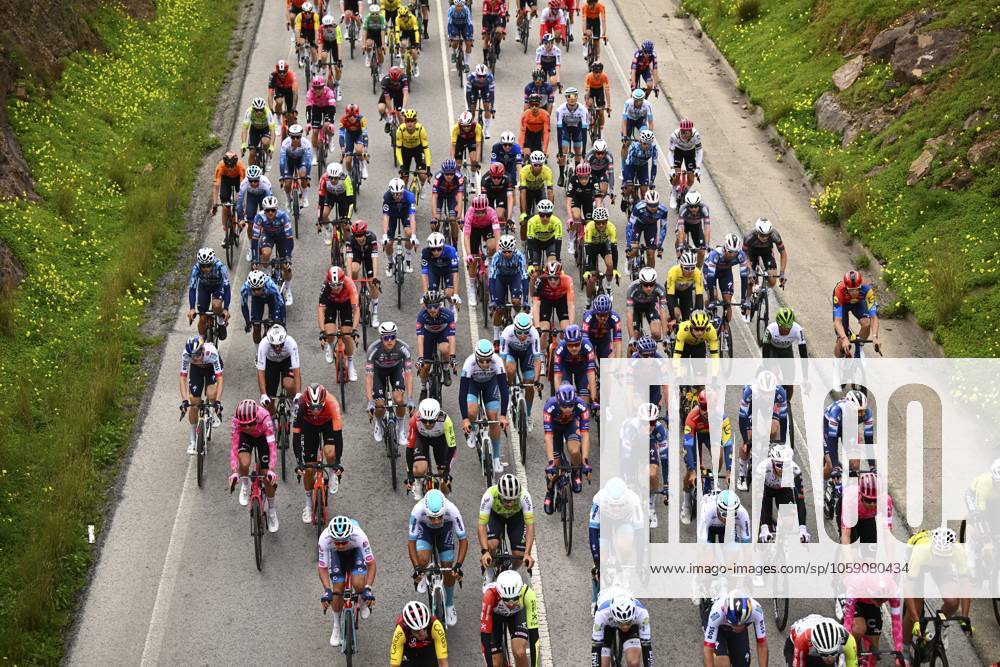 2025 Volta Algarve cycling race - Stage 3 TAVIRA, PORTUGAL - FEBRUARY 21 : illustration picture of the peloton during stage 3 of the 51th edition of the Volta Algarve cycling race, with start in Vila Real Santo Antonio and finish in Tavira on February 21, 2025 in Tavira, Portugal, 21 02 2025 ( Motordriver Kenny Verfaillie - Tavira Portugal