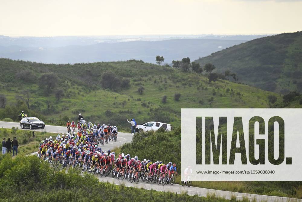 2025 Volta Algarve cycling race - Stage 3 TAVIRA, PORTUGAL - FEBRUARY 21 : illustration picture of the peloton during stage 3 of the 51th edition of the Volta Algarve cycling race, with start in Vila Real Santo Antonio and finish in Tavira on February 21, 2025 in Tavira, Portugal, 21 02 2025 ( Motordriver Kenny Verfaillie - Tavira Portugal