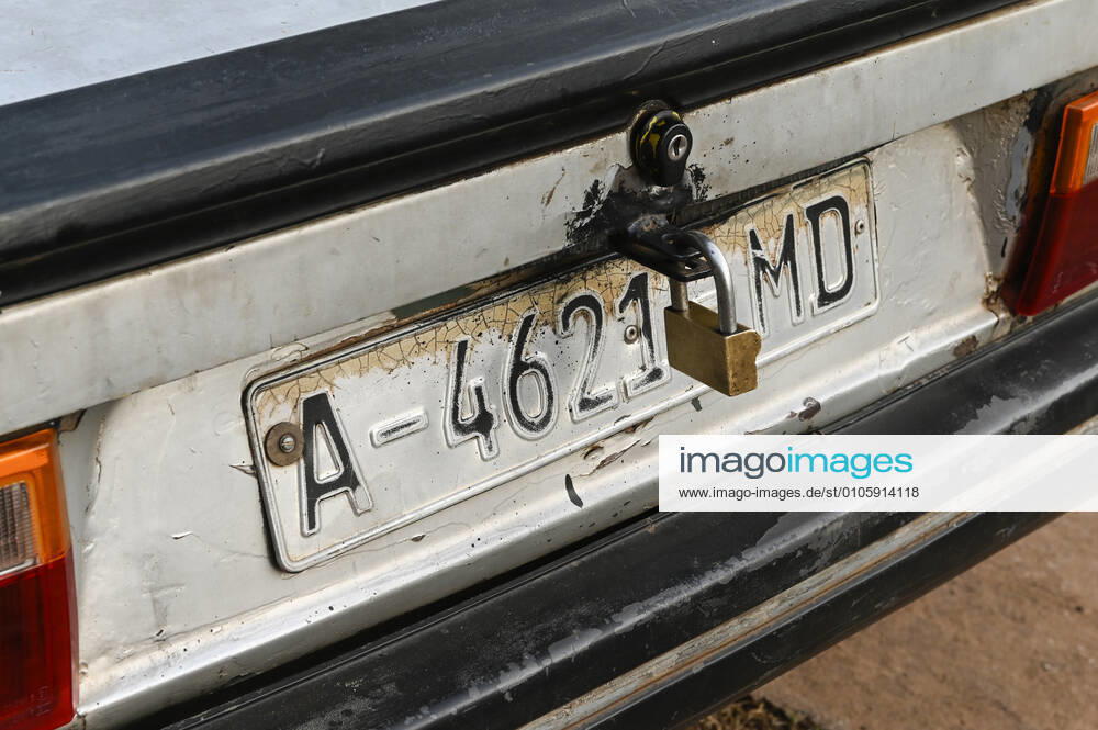 Mali, Bamako, used cars from Europe MALI, Bamako, old car imported from Europe