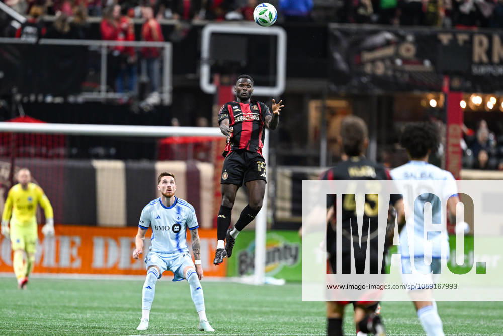 ATLANTA, GA Ð FEBRUARY 22: Atlanta forward Emmanuel Latte Lath (19) elevates for a header during the MLS, Fussball Herren, USA match between CF Montreal and Atlanta United FC on February 22nd, 2025 at Mercedes-Benz Stadium in Atlanta, GA. (Photo by Rich von Biberstein Icon Sportswire) SOCCER: FEB 22 MLS Atlanta United FC vs CF Montreal Icon250222002