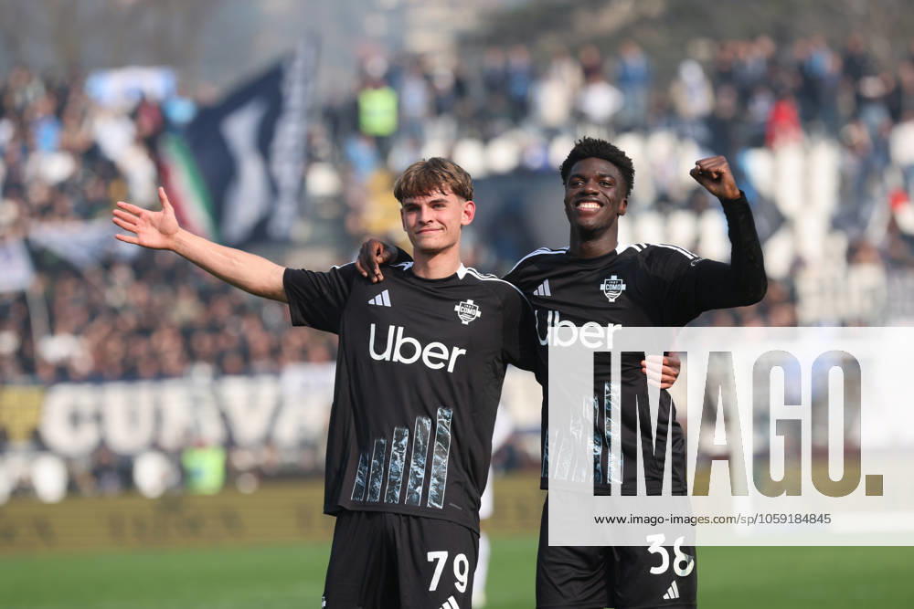 Como 1907 s Diao Diaoune Assane Como 1907 s Nico Paz celebrates during the Serie A Enilive 2024 2025 soccer match between Como and Napoli at the Giuseppe Sinigaglia stadium in Como, north Italy - Sunday February 23 2025 - Soccer.