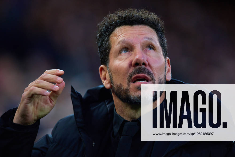 La Liga EA Sports, Spain, Valencia CF and Atletico de Madrid VALENCIA, SPAIN - FEBRUARY 22: Diego Simeone, Head coach of Atletico de Madrid looks on during the La Liga EA Sports match between Valencia CF and Club Atletico de Madrid at Mestalla Stadium on February 22, 2025 in Valencia, Spain. (Photo by Jose Torres Photo Players Images Magara Press) Valencia Mestalla Stadium Spain
