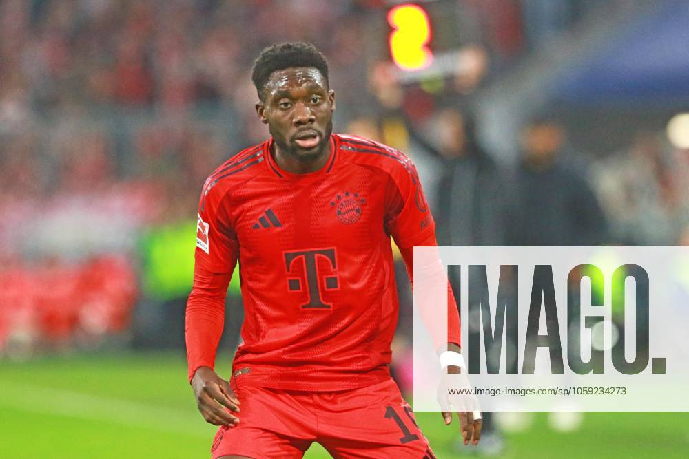 19 Alphonso Davies (FCB) Portraet, Portrait, Fussball 1. BL FC Bayern München - Eintracht Frankfurt 23.02.2025 Allianz Arena FOTO: Mladen Lackovic LakoPress