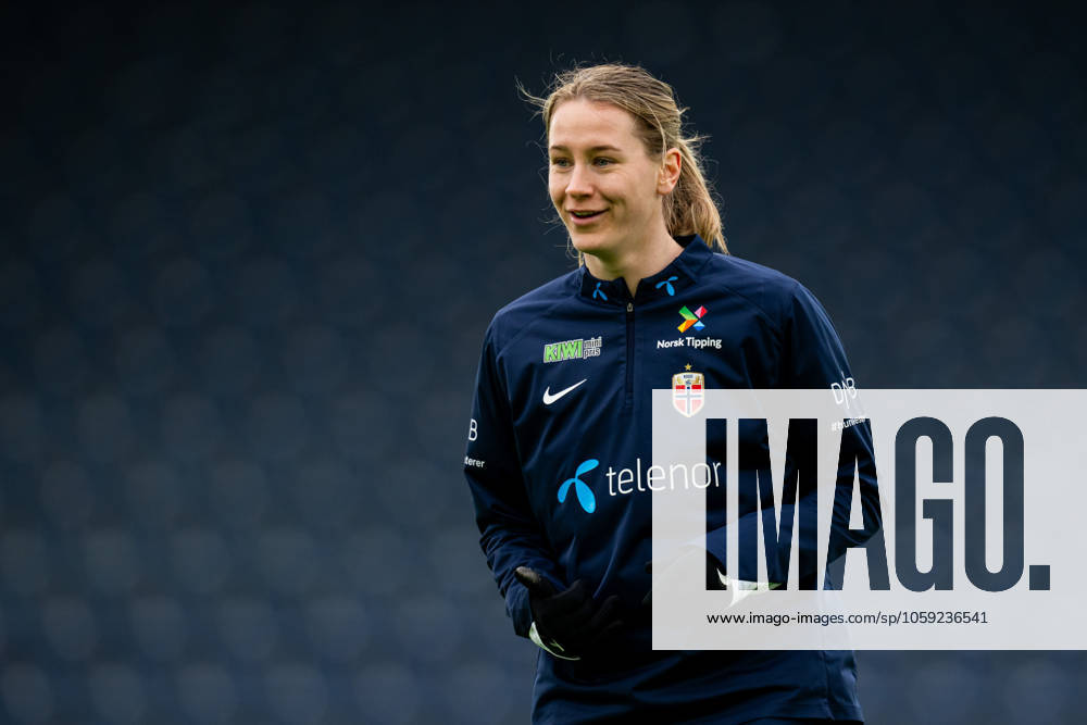 Elisabeth Terland of the Norwegian women s national football team during a training session on February 24, 2025 in Stavanger. Photo: Vegard Grott BILDBYRAN kod VG VG0717 bbeng fotboll football soccer fotball norge norway women dam nations league träning practice training trening