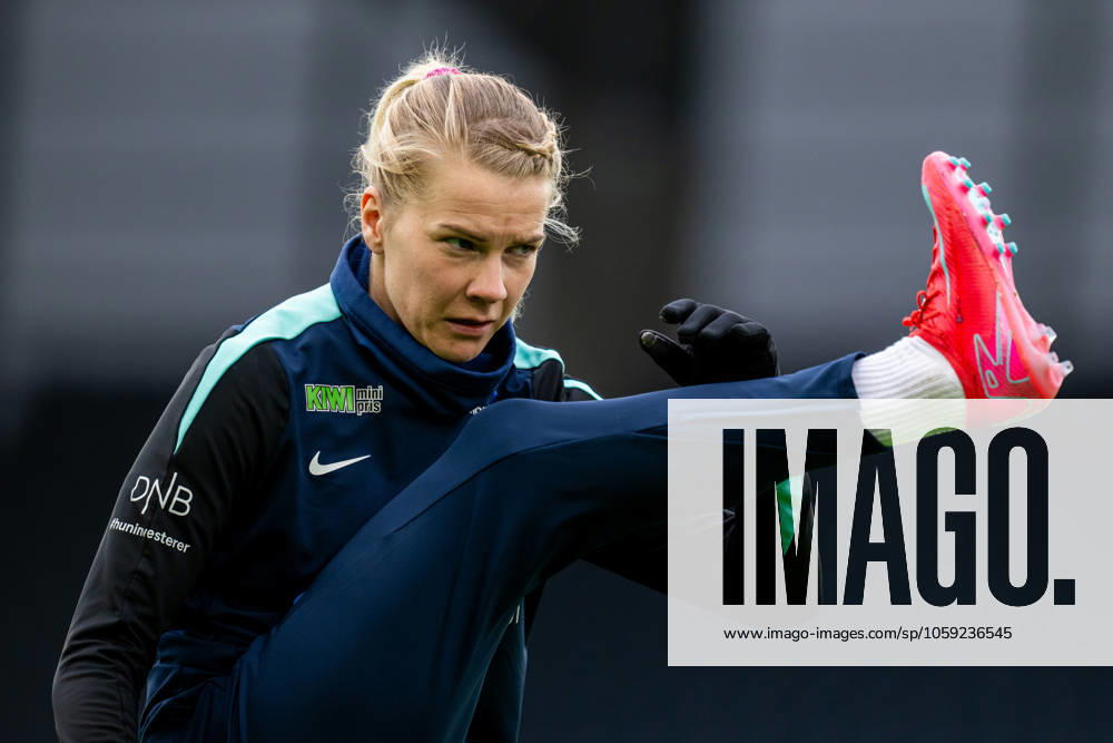Ada Hegerberg of the Norwegian women s national football team during a training session on February 24, 2025 in Stavanger. Photo: Vegard Grott BILDBYRAN kod VG VG0717 bbeng fotboll football soccer fotball norge norway women dam nations league träning practice training trening
