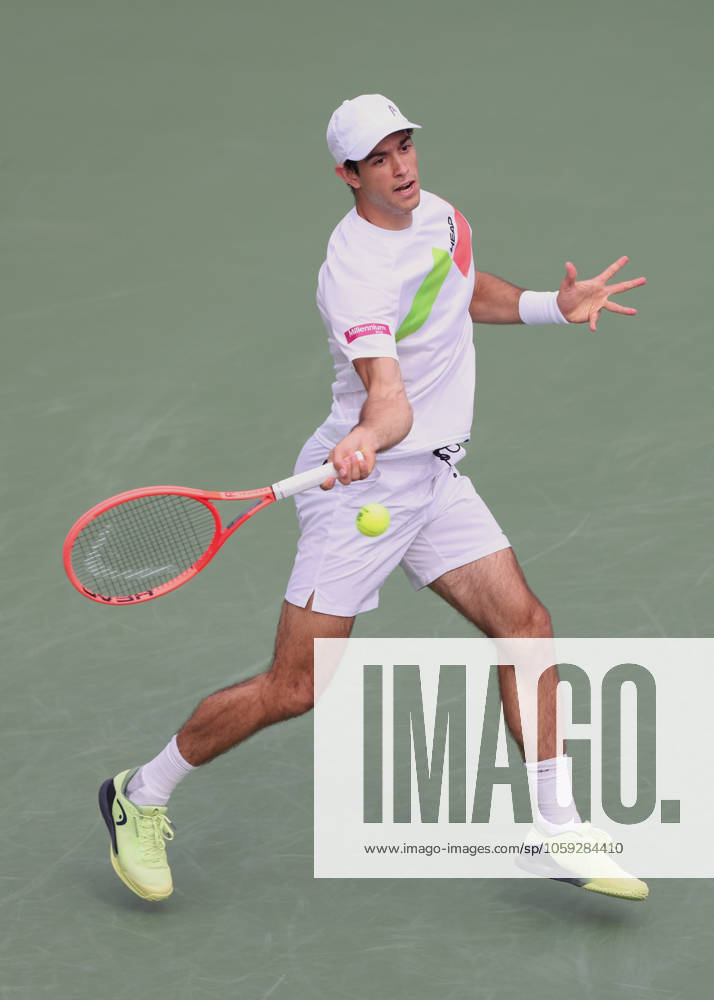 Nuno Borges (POR), Dubai Duty Free Tennis Championships, Dubai, U.A.E. Tennis - Dubai Tennis Championships 2025 - ATP, Tennis Herren 500 - Dubai Duty Free Tennis Stadium - Dubai - - United Arab Emirates