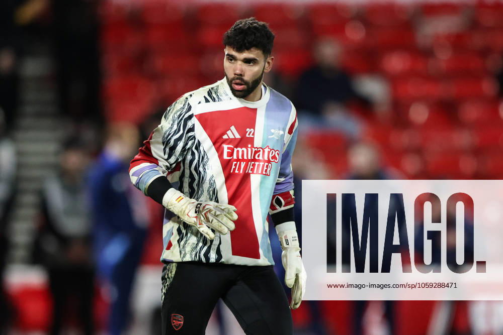 Premier League Nottingham Forest v Arsenal David Raya of Arsenal in the pregame warmup session during the Premier League match Nottingham Forest vs Arsenal at City Ground, Nottingham, United Kingdom, 26th February 2025 (Photo by Alfie Cosgrove News Images) Nottingham City Ground Nottinghamshire United Kingdom
