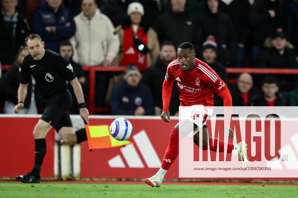 Premier League Nottingham Forest v Arsenal Callum Hudson-Odoi of Nottingham Forest breaks with the ball during the Premier League match Nottingham Forest vs Arsenal at City Ground, Nottingham, United Kingdom, 26th February 2025 (Photo by Alfie Cosgrove News Images) Nottingham City Ground Nottinghamshire United Kingdom