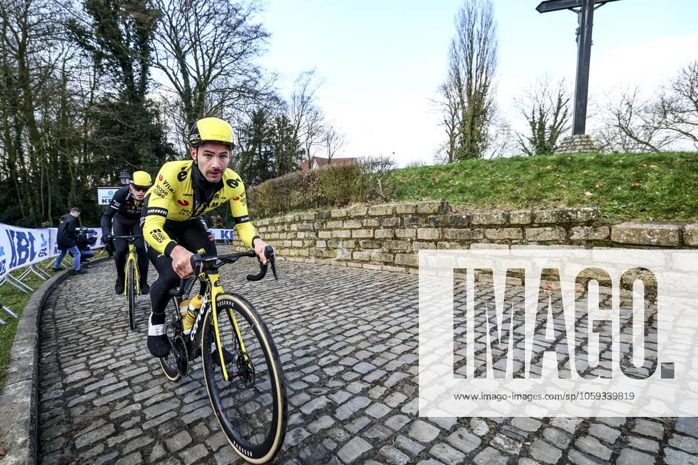 Belgian Victor Campenaerts of Team Visma-Lease a Bike pictured in action at the Muur van Geraardsbergen (Mur de Grammont) during a track reconnaissance session ahead of this weekend s one-day cycling race Omloop Het Nieuwsblad, opening race of the Flemish classic one day races season, Friday 28 February 2025. DAVIDxPINTENS x113658295x