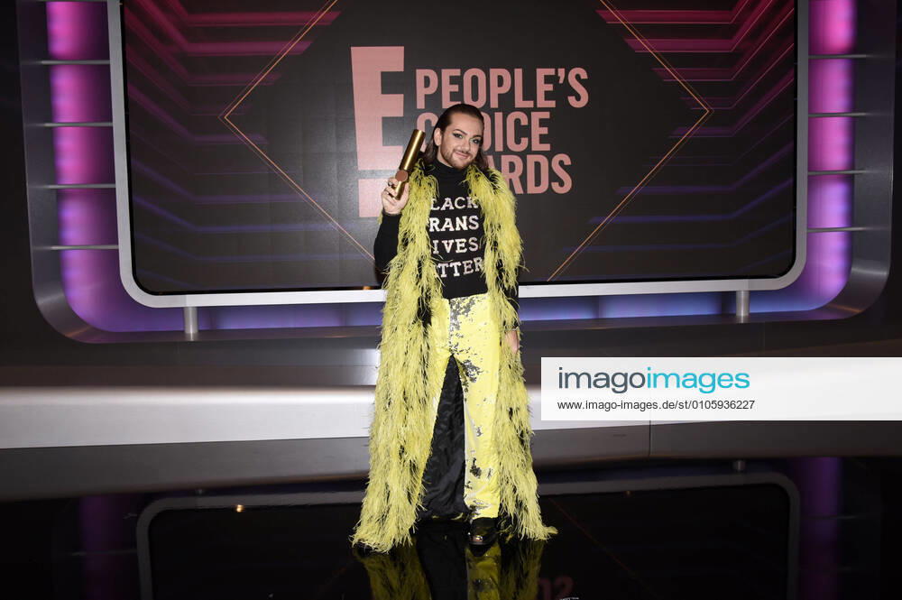 Bilder des Jahres 2020, Entertainment 10 Oktober Entertainment Themen der Woche KW44 Riccardo Simonetti, Preisträger German Personality of 2020, bei der Verleihung der E! People s Choice Awards 2020 im Sky Studio. Unterföhring