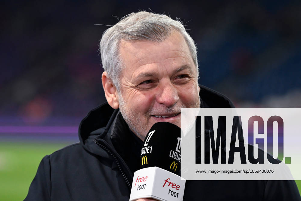Bruno Genesio ( coach Lille ) before the Ligue 1 match between Paris Saint Germain and Lille OSC at Parc Des Princes on March 01, 2025 in Paris, France. ( Photo by Dante Badano PsnewZ ) -