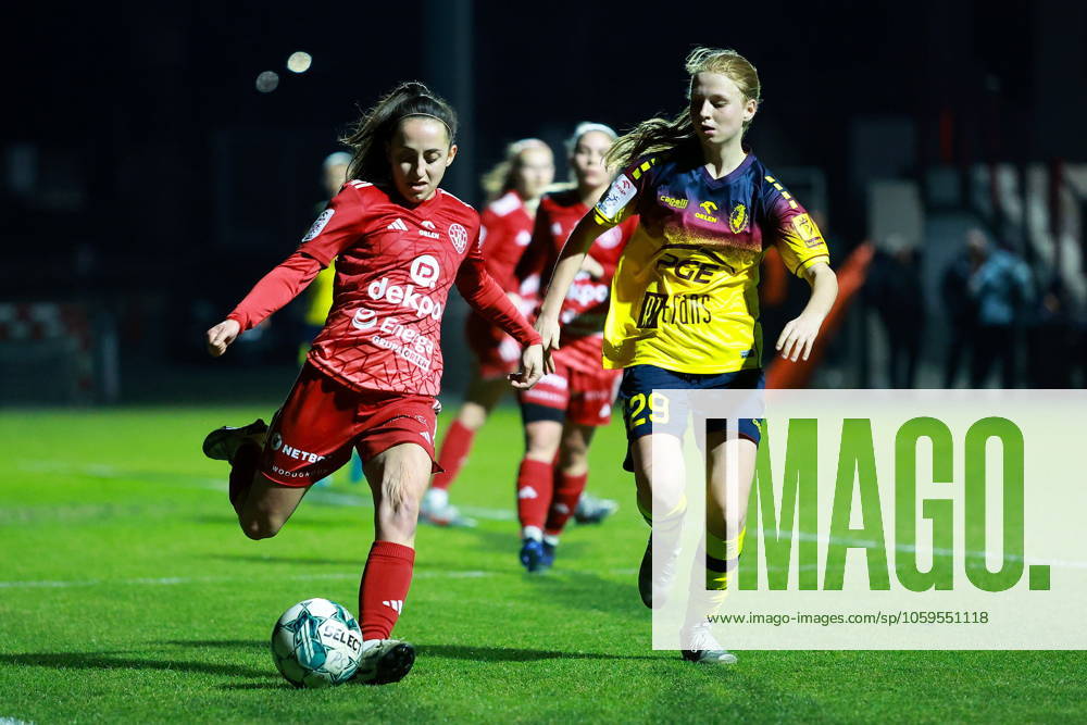 MECZ EKSTRALIGI KOBIET W PILCE NOZNEJ -- WOMENS EKSTRALIGA MATCH POGON SZCZECIN - POGON TCZEW NZ MALGORZATA KORDA, LENA SWIRSKA FOT. KRZYSZTOF CICHOMSKI NEWSPIX.PL --- newspix.pl