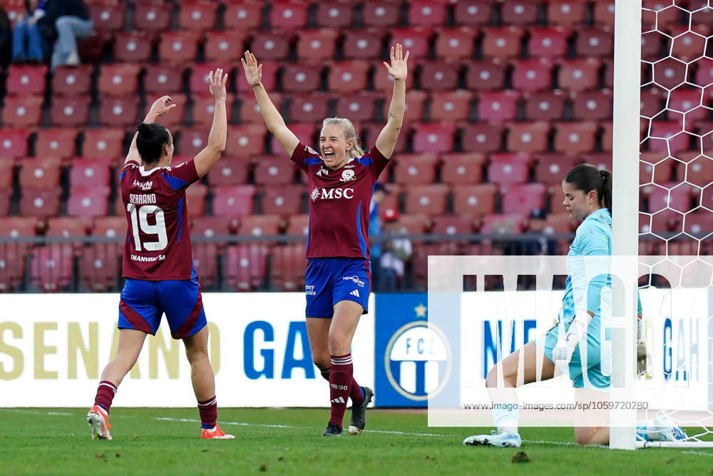 Zürich, Letzigrund, Women s Super League: FC Zürich - Servette FC Chenois Feminin, Maria Cassandra Hannele Korhonen (Servette) celebrates after scoring her teams third goal Zürich Letzigrund Zürich Switzerland