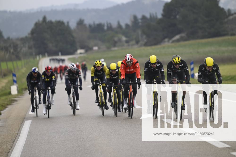 Paris - Nice 2025 - stage 6 BERRE L ETANG, FRANCE - MARCH 14 : Jorgenson Matteo (USA) of Team Visma Lease A Bike and his teammates of Team Visma Lease A Bike attacking during stage 6 of the 83th edition of the Paris - Nice cycling race, a stage of 209,8km with start in Saint-Julien-en-Saint-Alban and finish in Berre L Etang on March 14, 2025 in Berre L Etang, France, 14 03 2025 ( Motordriver Kenny Verfaillie - Berre L Etang France