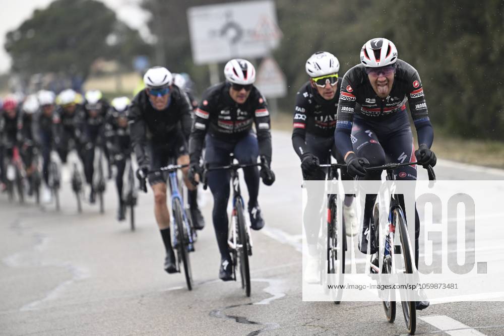 Paris - Nice 2025 - stage 6 BERRE L ETANG, FRANCE - MARCH 14 : Bastiaens Ayco (BEL) of Soudal Quick-Step leading the pursuit group during stage 6 of the 83th edition of the Paris - Nice cycling race, a stage of 209,8km with start in Saint-Julien-en-Saint-Alban and finish in Berre L Etang on March 14, 2025 in Berre L Etang, France, 14 03 2025 ( Motordriver Kenny Verfaillie - Berre L Etang France