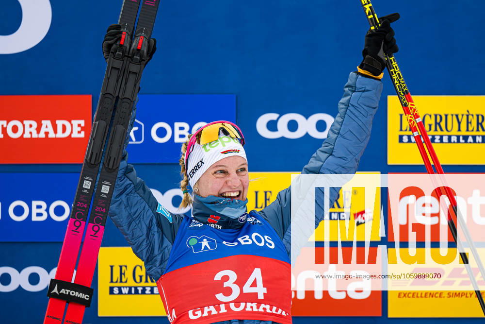 Bronze medalist Victoria Carl of Germany during the medal ceremony for womens 20 km interval start classic technique during the FIS Cross-Country World Cup on March 15, 2025 in Oslo. Photo: Marius Simensen BILDBYRAN Cop 238 MM0039 bbeng cross-country skiing dam fis world cup holmenkollen langrenn skidor womens 20 km