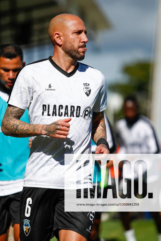 LIGA PORTUGAL 26th round match between SC Farense and SC Braga at Esto¡dio So£o Luis. 6 Farense midfielder, Neto during warm-up before the game.Mandatory Credit: Toby Tande PXImages Faro Portugal - ZUMAp175 20250315_zsa_p175_036