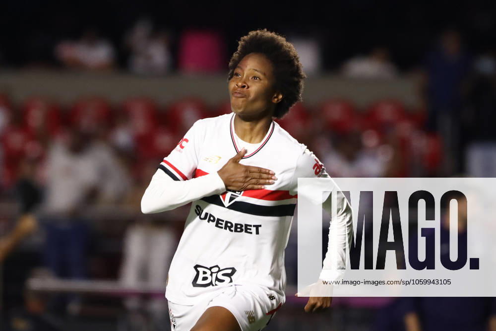 Sao Paulo and Corinthians in the Women s Super Cup final Robinha from Sao Paulo converts the last penalty and secures the Women s Super Cup title, at the Morumbis Stadium, in the south of Sao Paulo, this Saturday, March 15, 2025 SoO PAULO SoO PAULO Brazil