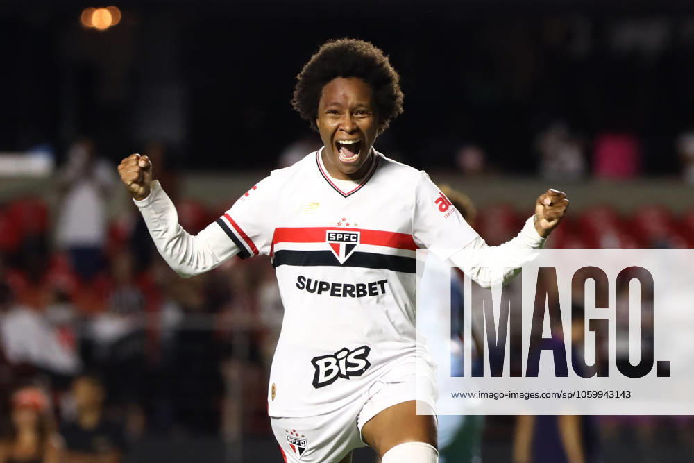 Sao Paulo and Corinthians in the Women s Super Cup final Robinha from Sao Paulo converts the last penalty and secures the Women s Super Cup title, at the Morumbis Stadium, in the south of Sao Paulo, this Saturday, March 15, 2025 SoO PAULO SoO PAULO Brazil