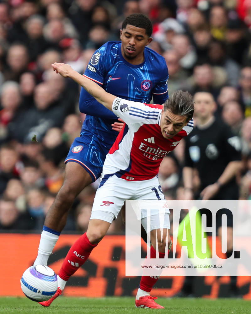 Premier League Arsenal v Chelsea Wesley Fofana of Chelsea and Leandro Trossard of Arsenal battle for the ball during the Premier League match Arsenal vs Chelsea at Emirates Stadium, London, United Kingdom, 16th March 2025 (Photo by Izzy Poles News Images) London Emirates Stadium Greater London United Kingdom