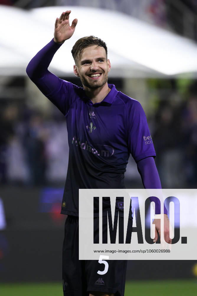 Marin Pongracic of ACF Fiorentina celebrates at the end of during the Serie A football match between ACF Fiorentina and Juventus FC at Artemio Franchi stadium in Firenze (Italy), March 16, 2025. andreaxstaccioli