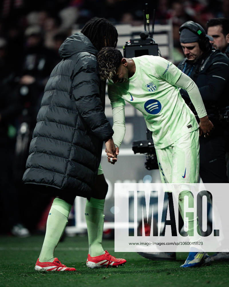 Atletico de Madrid v FC Barcelona, Barca - LaLiga EA Sports MADRID, SPAIN, MARCH 16: Lamine Yamal of FC Barcelona and Jules Kounde of FC Barcelona during the LaLiga EA Sports match between Atletico de Madrid and FC Barcelona at Estadio Civitas Metropolitano on March 16, 2025 in Madrid, Spain. Madrid Estadio Civitas Metropolitano Madrid Spain