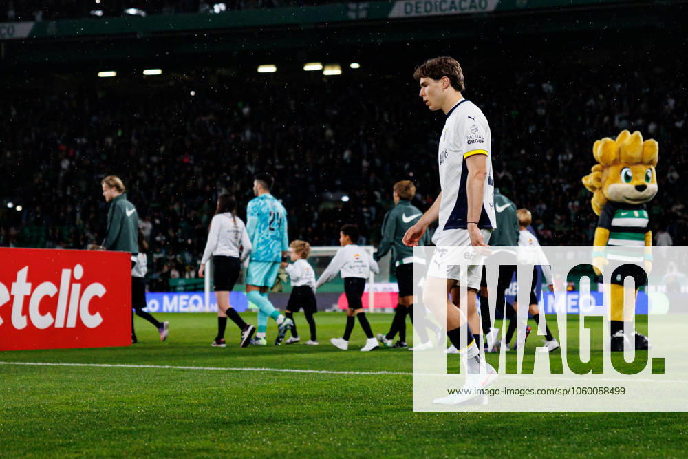 Gustavo Sa seen during Liga Portugal game between teams of Sporting CP and FC Famalicao at Estadio Jose Alvalade (Maciej Rogowski) Lisbon Estadio Jose Alvalade Portugal