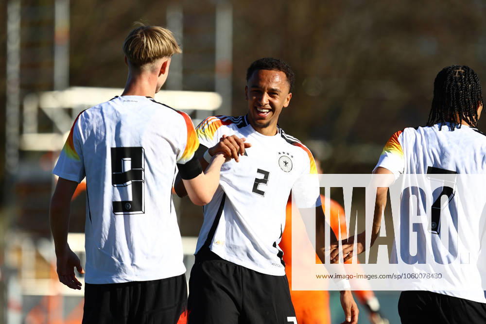 9 Max Moerstedt (Deutschland U19) bejubelt zusammen mit 2 Eric da Silva Moreira seinen Treffer zum 2:0. Fußball I Junioren I UEFA-U19-Europameisterschaft I Saison 2024-2025 I Qualifikationsturnier I Deutschland U19 - Slowenien U19 I 19.03.2025 I Drömlingstadion
