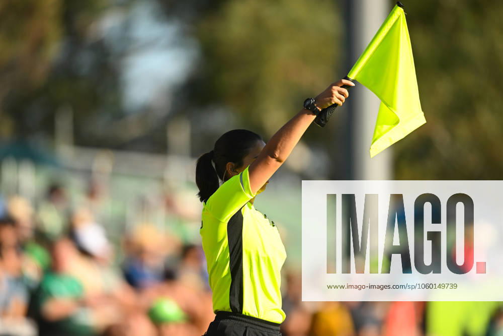 ALEAGUE WOMEN CANBERRA SYDNEY, A lineswoman signals offside during the A-League Women Round 20 match between Canberra United and Sydney FC at Mckellar Park in Canberra, Saturday, March 22, 2025. ( NO ARCHIVING, , NO USE IN BOOKS WITHOUT CONSENT CANBERRA AUSTRALIAN CAPITAL TERRITORY AUSTRALIA